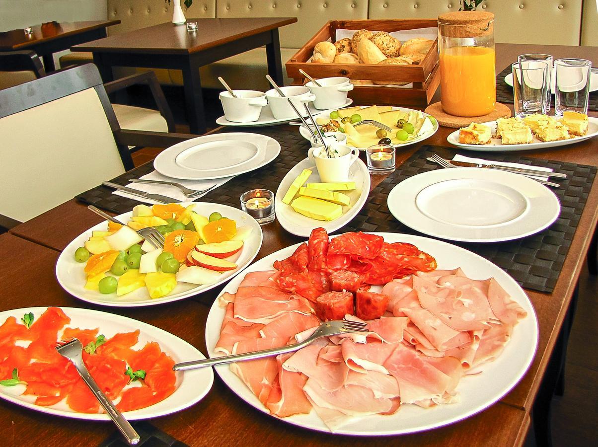 Das Tann Rooms & Wine 塔勒 外观 照片